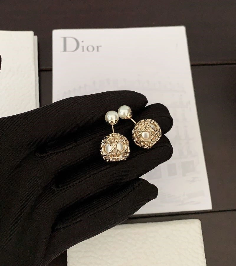 Christian Dior Earrings Snug 233849