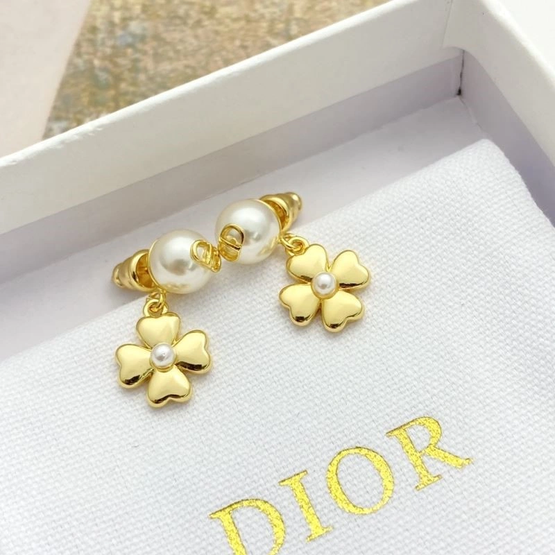 Soft Christian Dior Earrings 233601