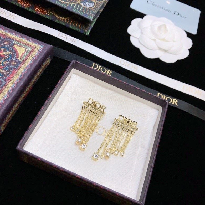 Trendy Christian Dior Earrings 233610