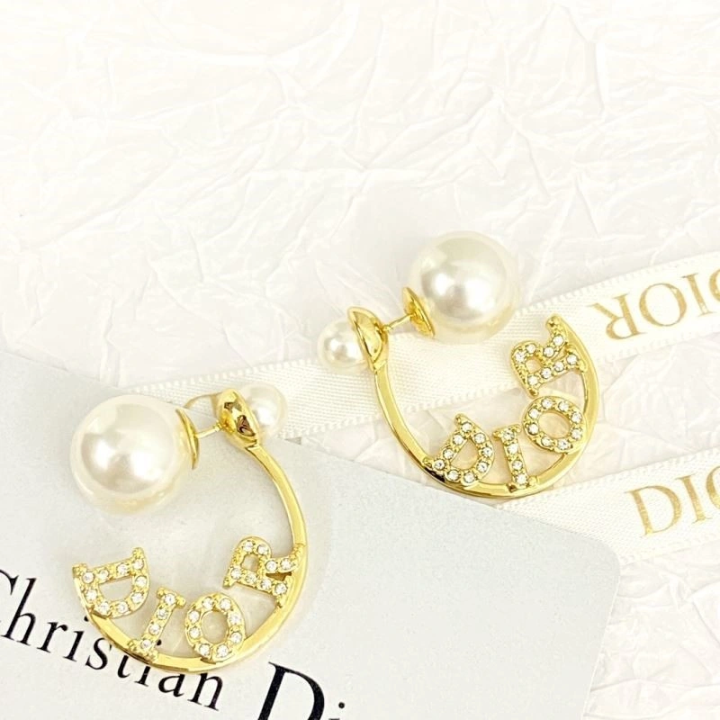 Timeless Christian Dior Earrings 233626