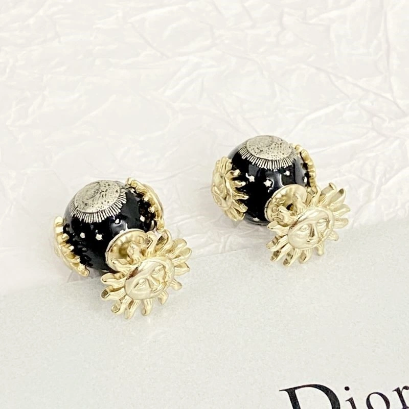 Christian Dior Earrings EasyMatch 233566