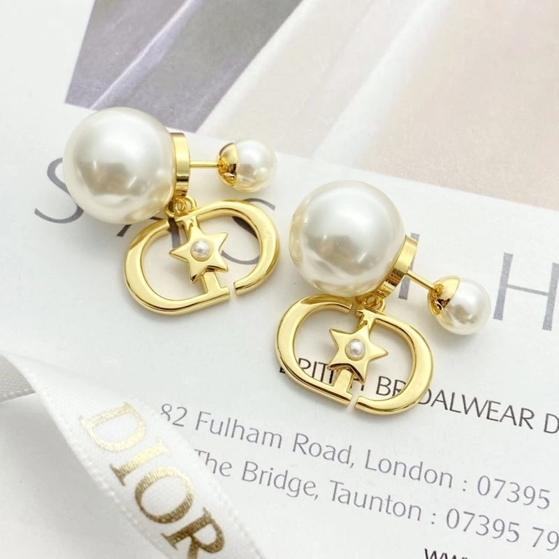Christian Dior Earrings Attractive 233523