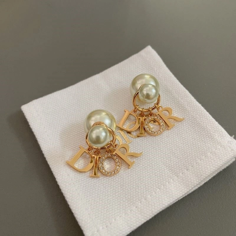 Sophisticated Christian Dior Earrings 233231