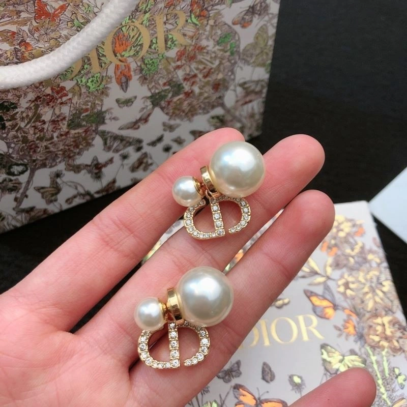 Christian Dior Earrings TimelessDesign 233239