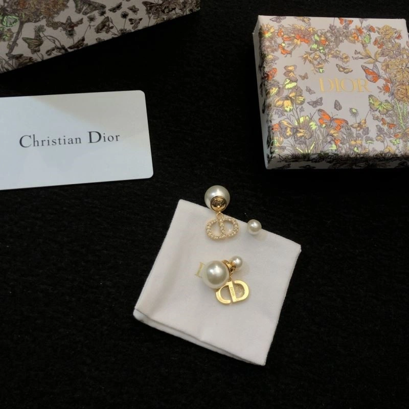 Christian Dior Earrings TimelessDesign 233239