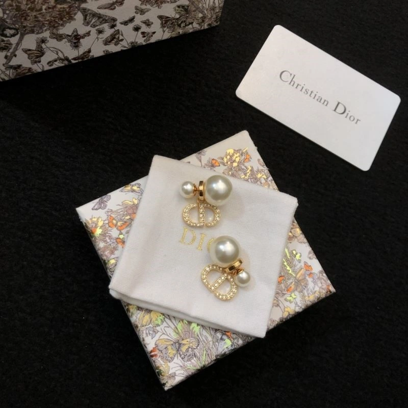 Christian Dior Earrings TimelessDesign 233239