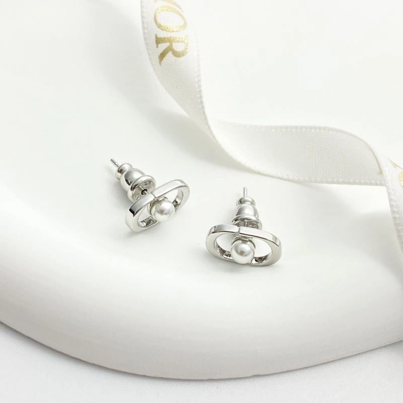 Christian Dior Earrings Elegant 233303