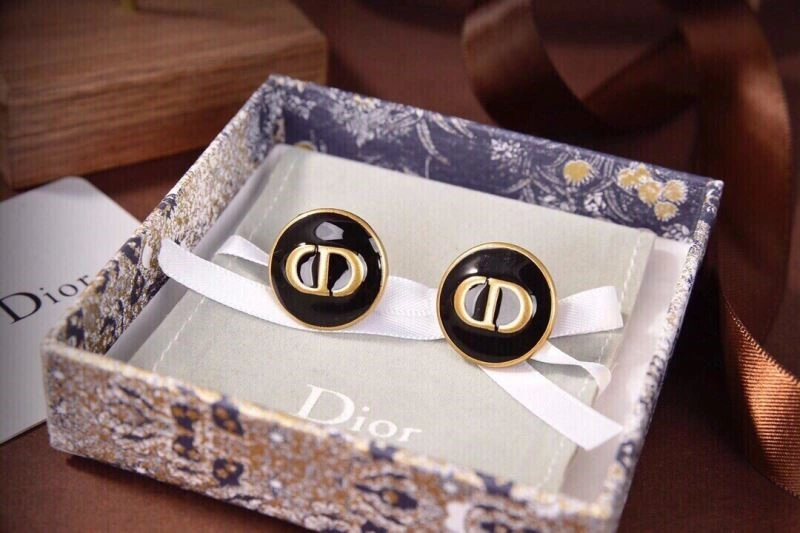Comfortable Christian Dior Earrings 233229