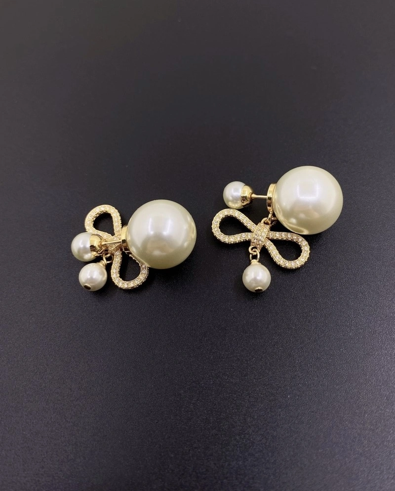 Comfortable Christian Dior Earrings 233133