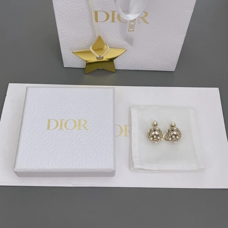 Timeless Christian Dior Earrings 232765