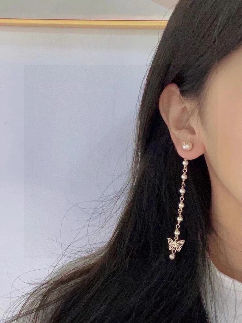 Versatile Christian Dior Earrings 232747