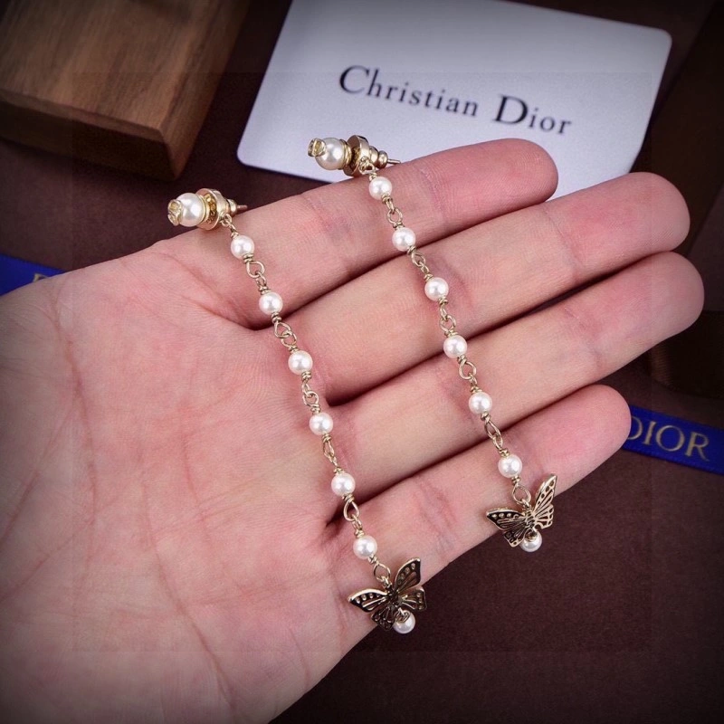 Versatile Christian Dior Earrings 232747