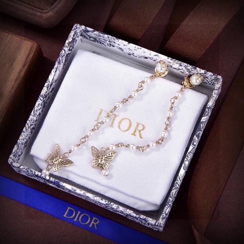 Versatile Christian Dior Earrings 232747