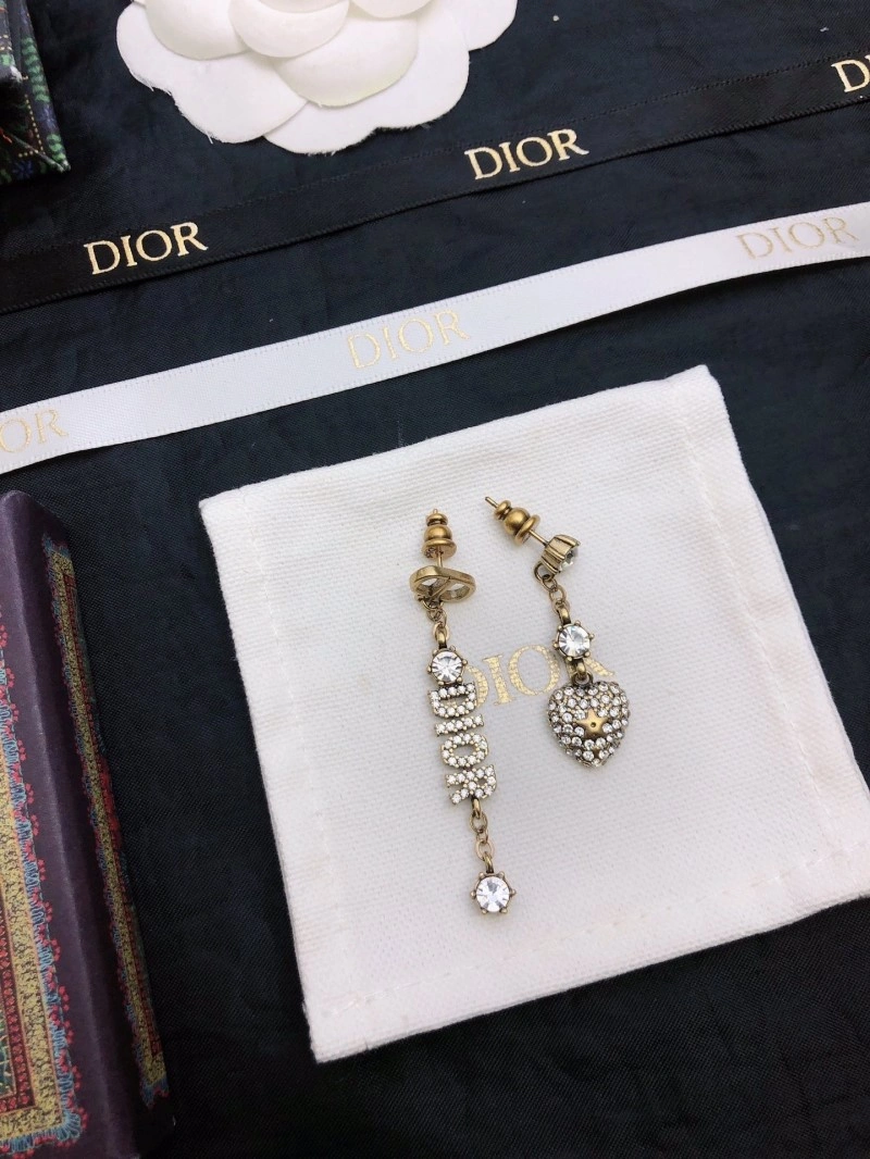 Lightweight Christian Dior Earrings 232702