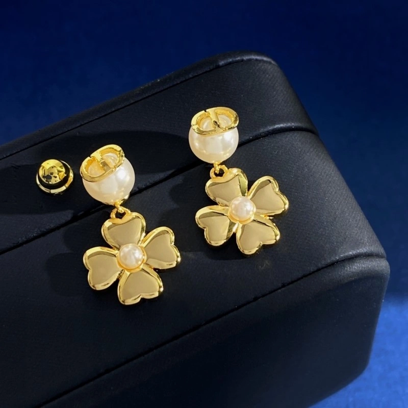 ModernLook Christian Dior Earrings 232682