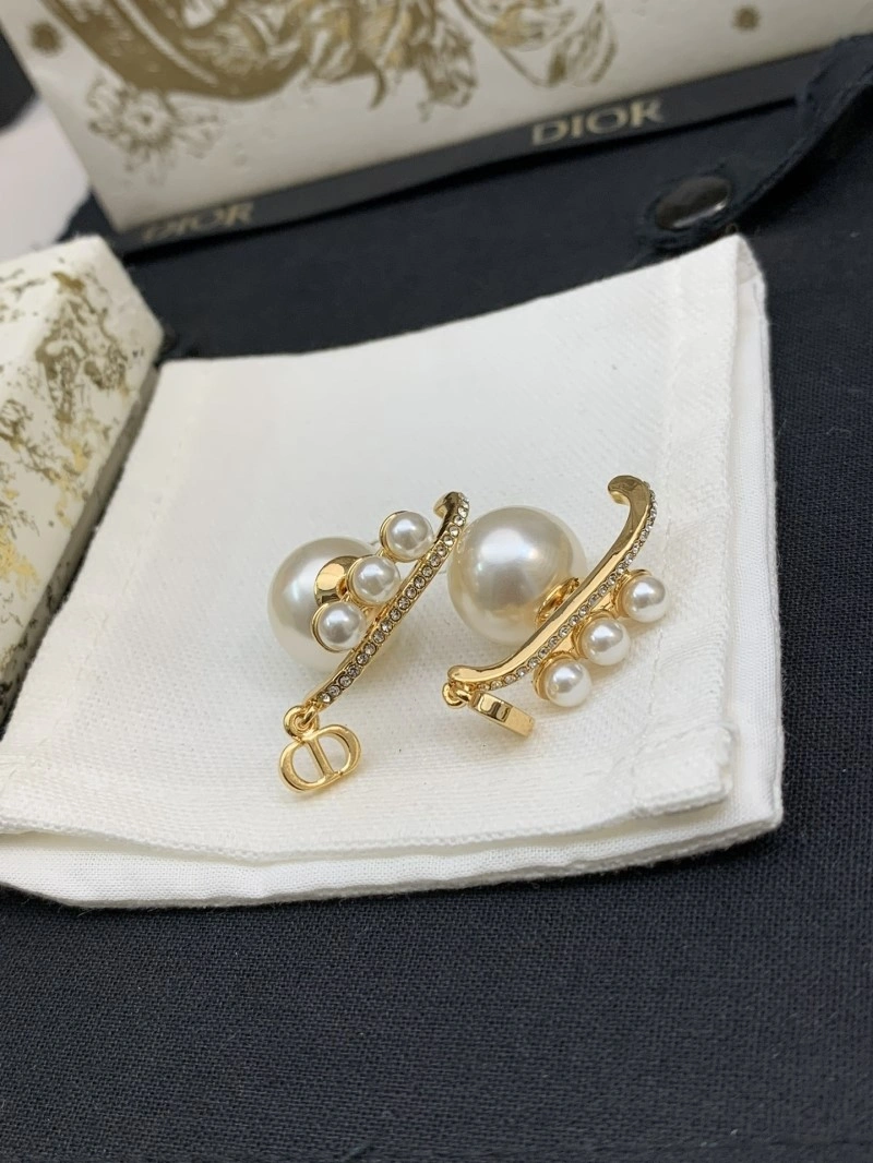 Compact Christian Dior Earrings 232662