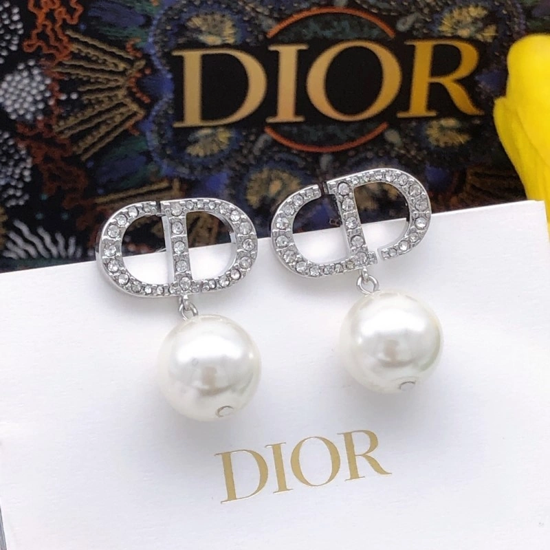 Sophisticated Christian Dior Earrings 232689