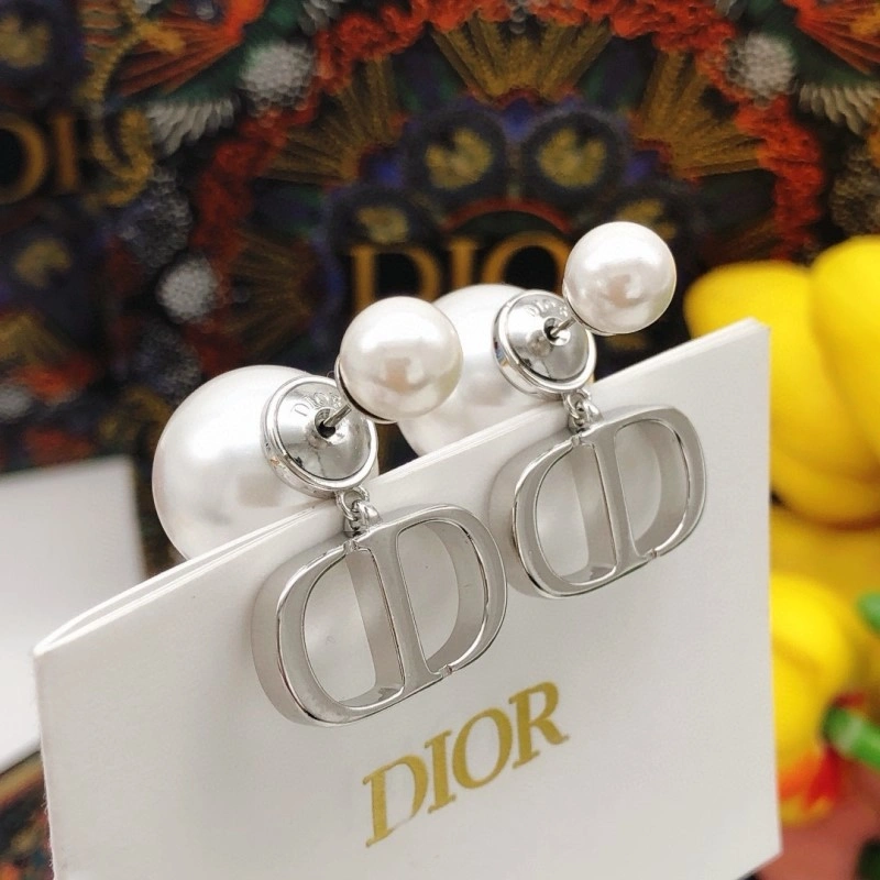 UrbanStyle Christian Dior Earrings 232593