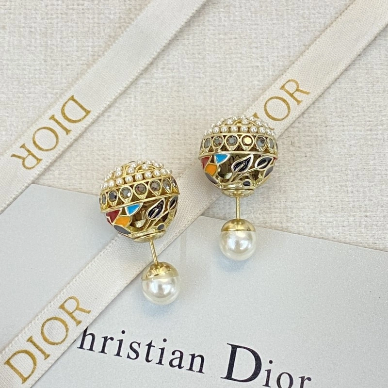 Sophisticated Christian Dior Earrings 232581