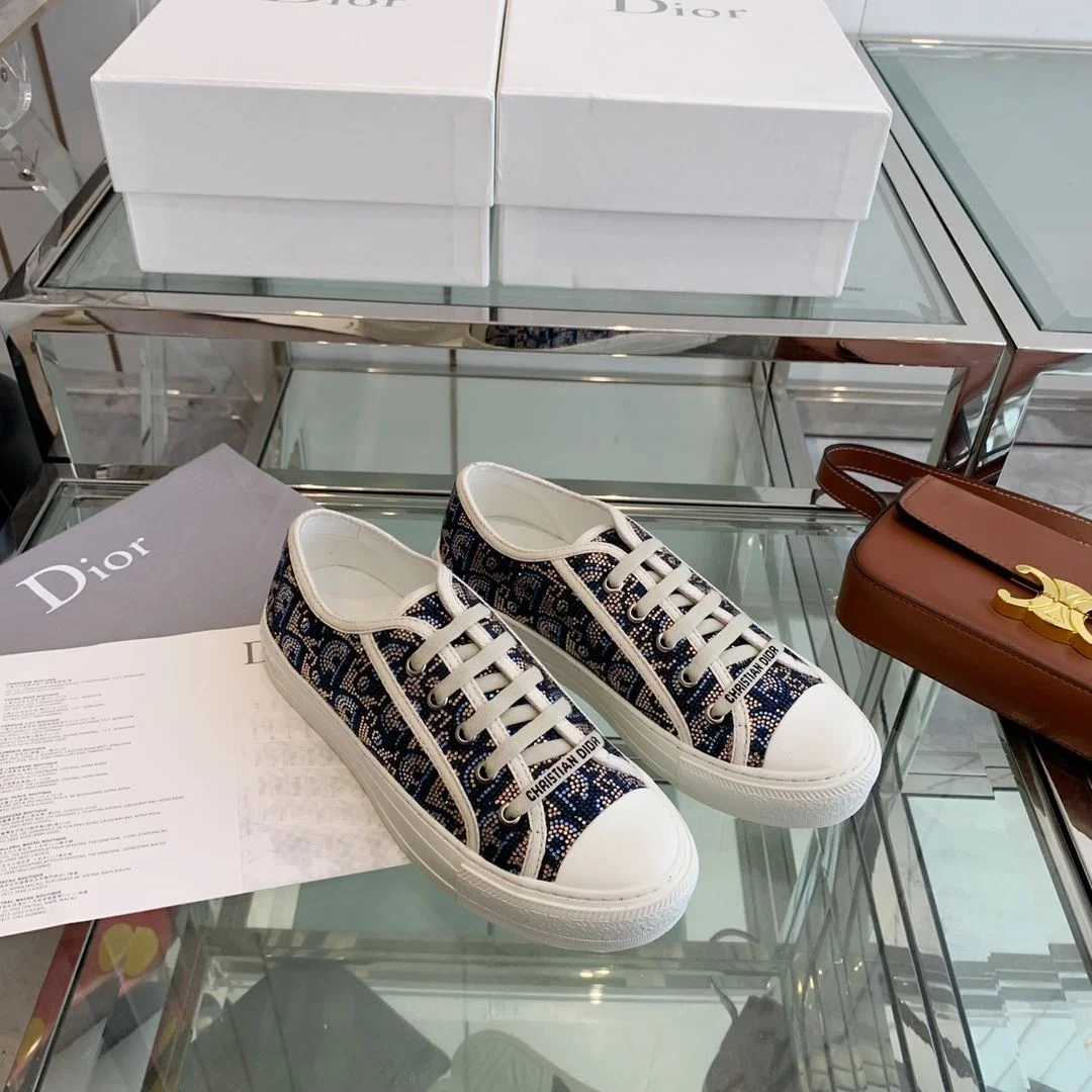 Stylish Christian Dior Flat Shoes 21310