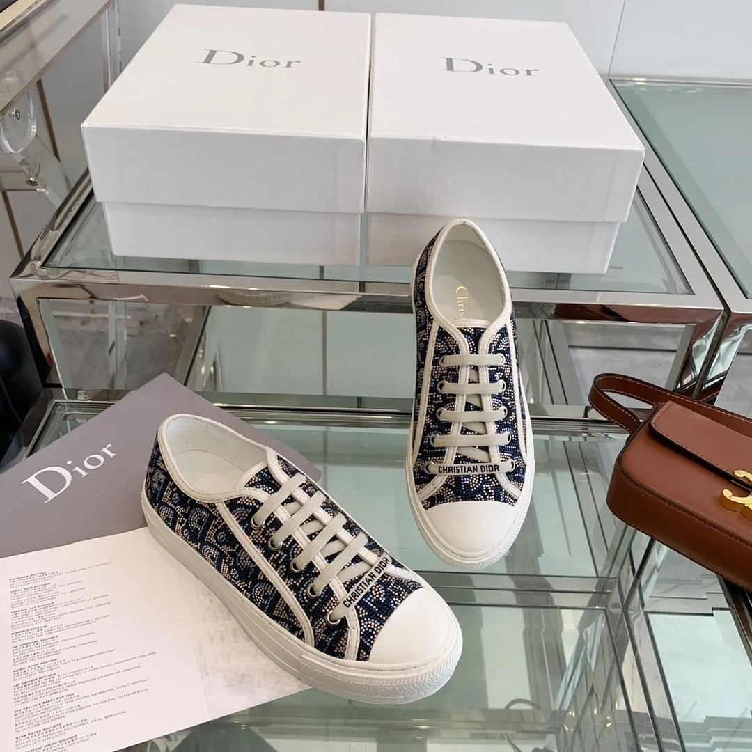 Stylish Christian Dior Flat Shoes 21310