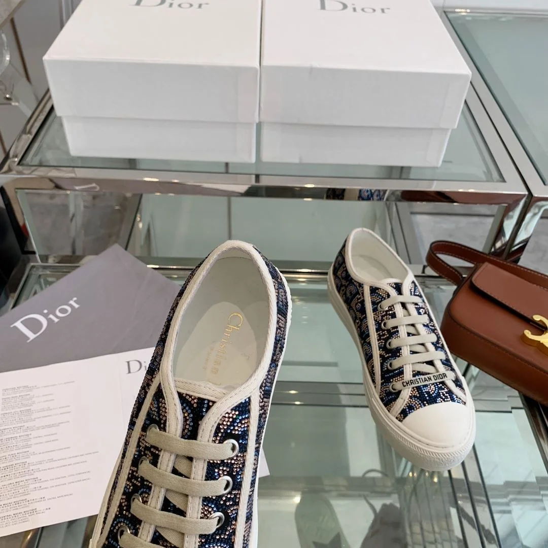 Stylish Christian Dior Flat Shoes 21310