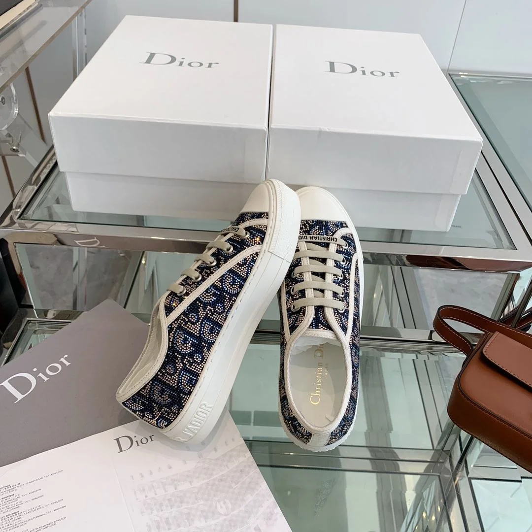 Stylish Christian Dior Flat Shoes 21310