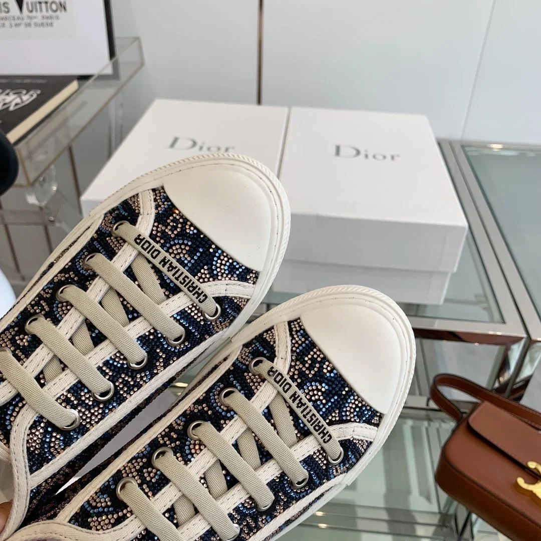 Stylish Christian Dior Flat Shoes 21310