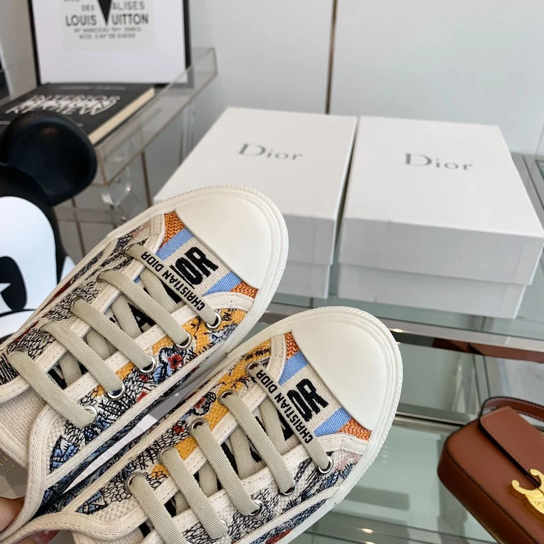 Bright Christian Dior Flat Shoes 21304