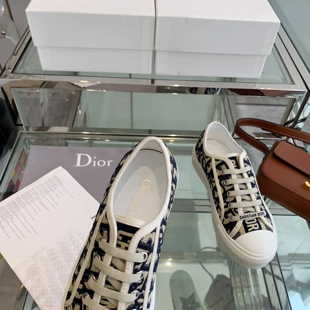 Comfortable Christian Dior Flat Shoes 21286