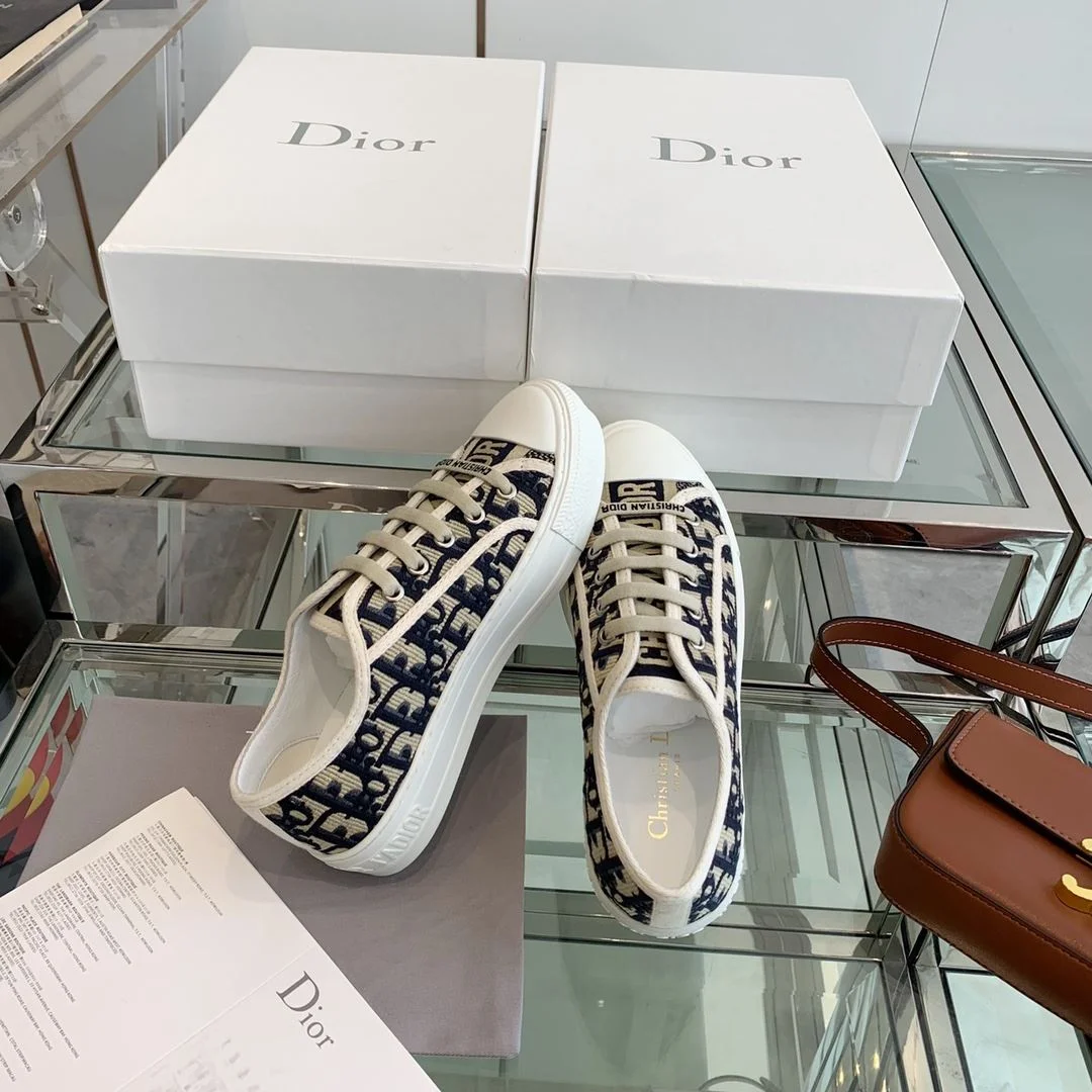 Comfortable Christian Dior Flat Shoes 21286
