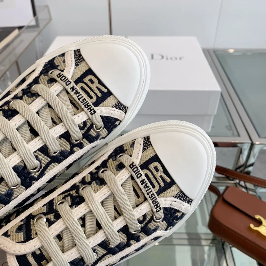 Comfortable Christian Dior Flat Shoes 21286