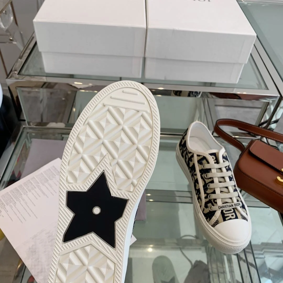Comfortable Christian Dior Flat Shoes 21286