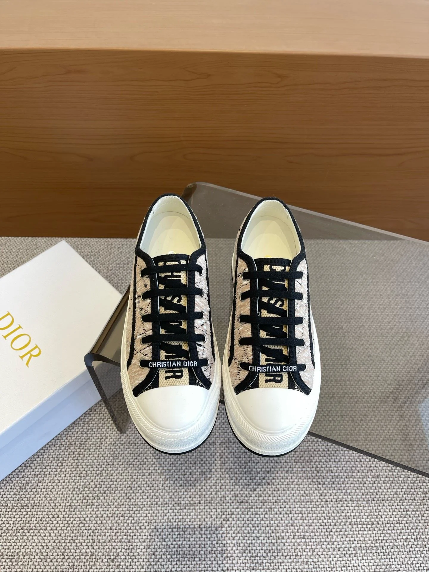 Compact Christian Dior Flat Shoes 21209