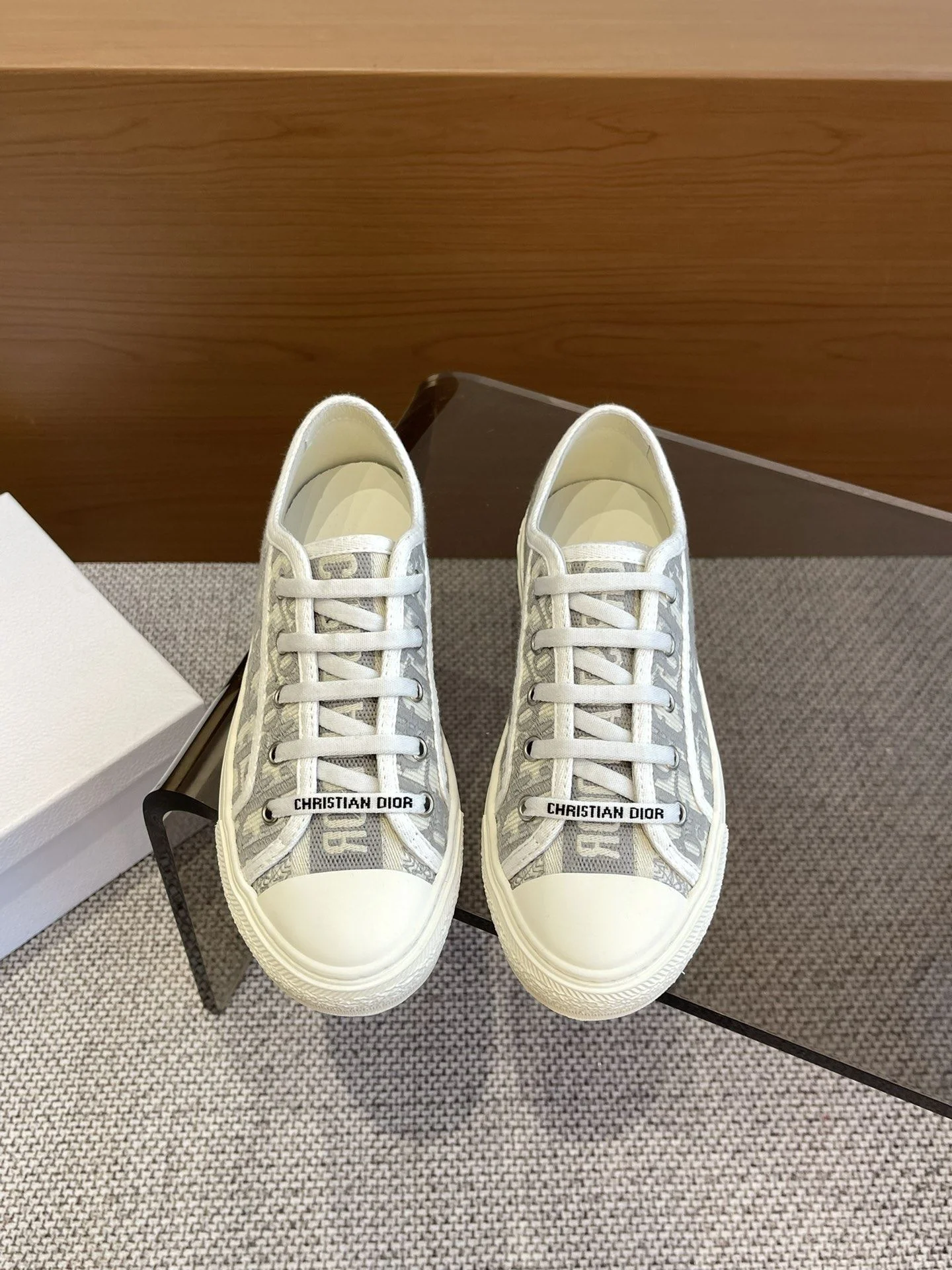 Christian Dior Flat Shoes MoistureWicking 21206