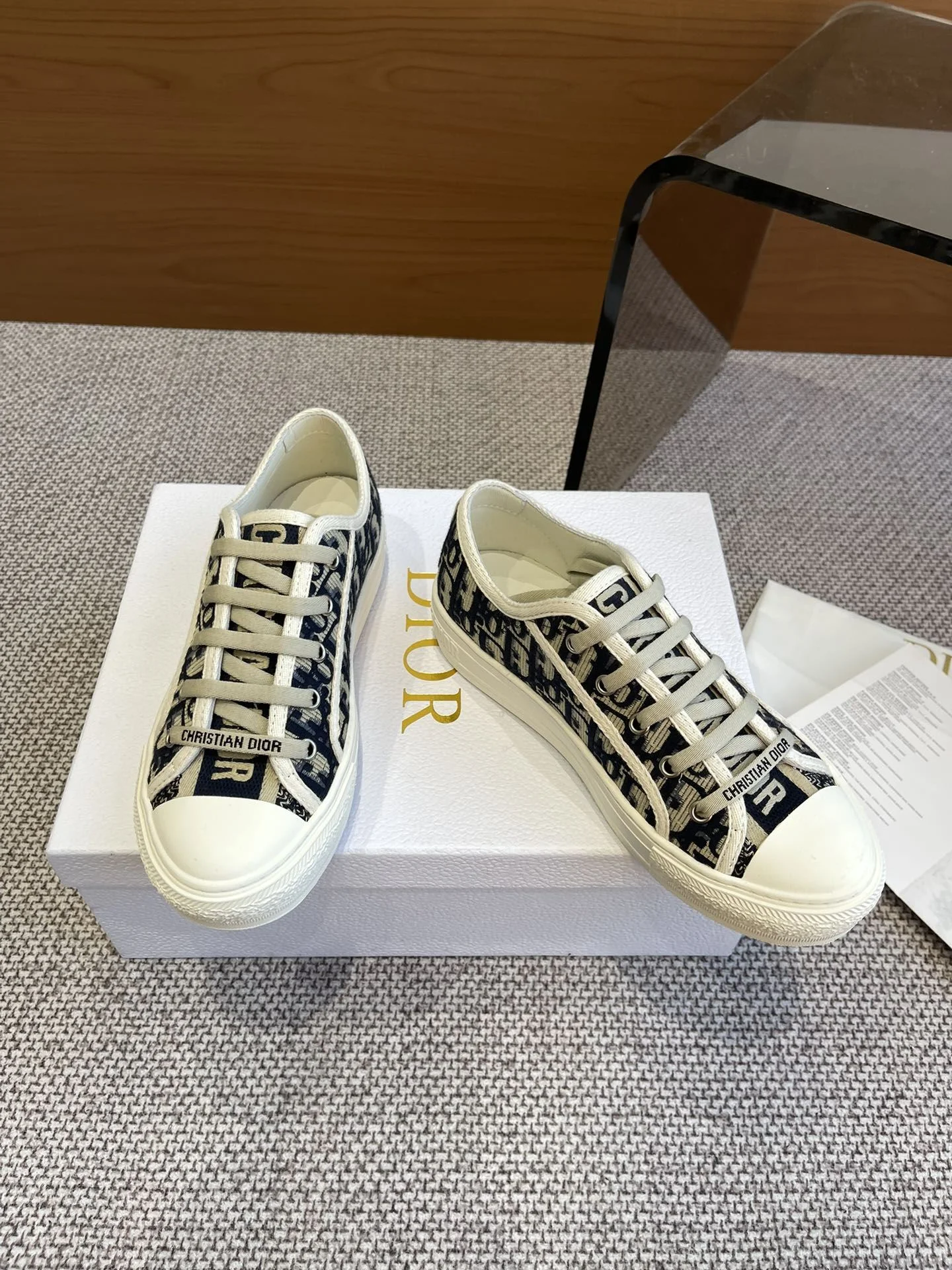 RelaxedFit Christian Dior Flat Shoes 21215