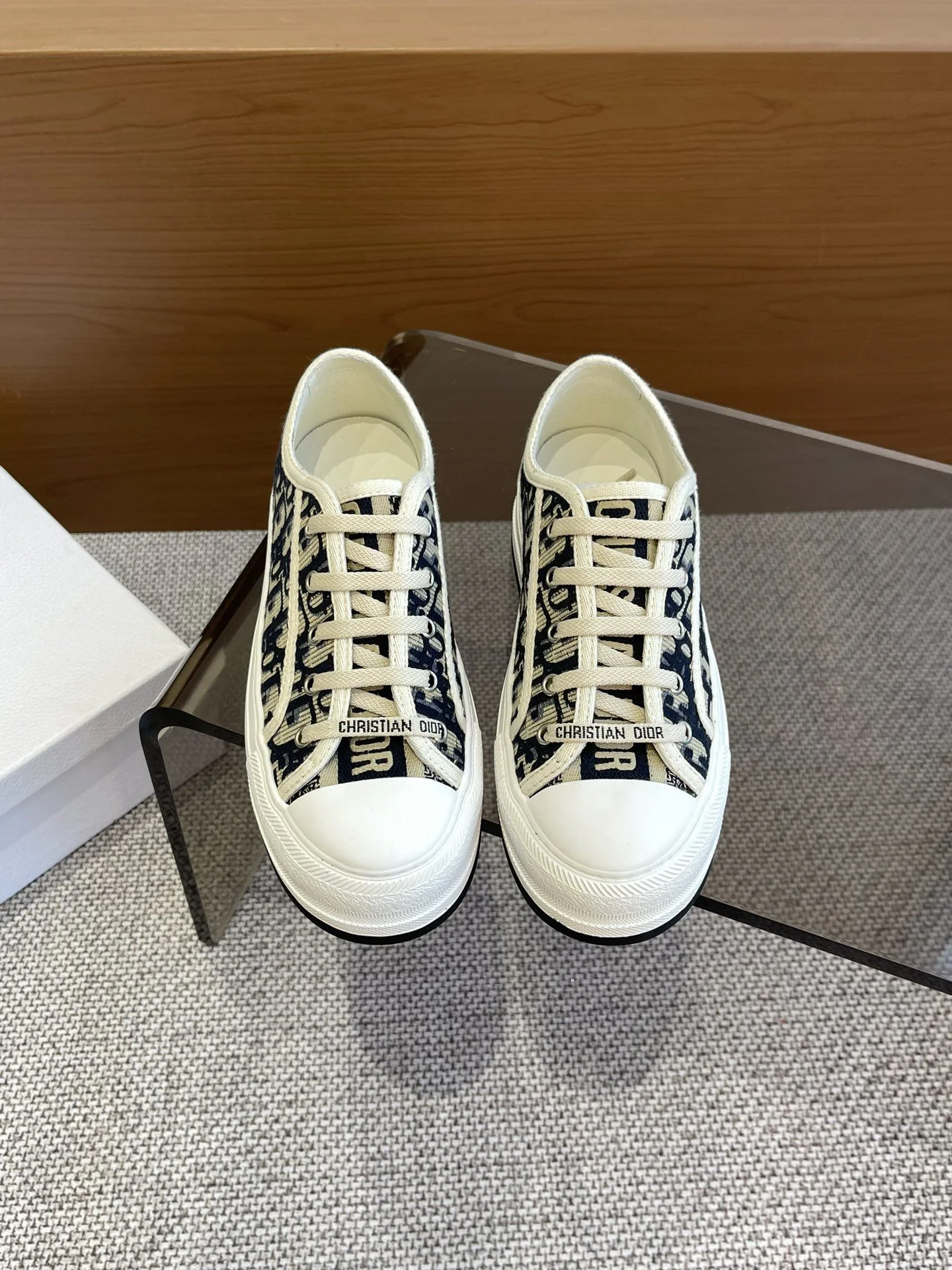 Timeless Christian Dior Flat Shoes 21199