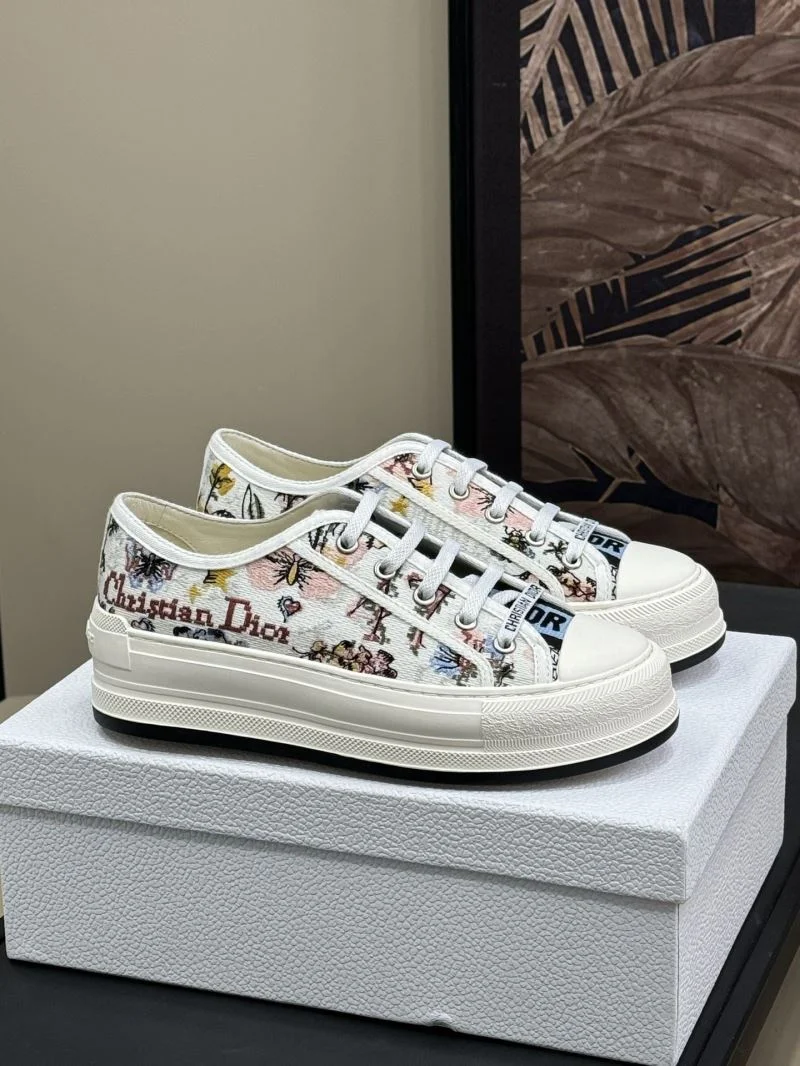 Sustainable Christian Dior Flat Shoes 22605