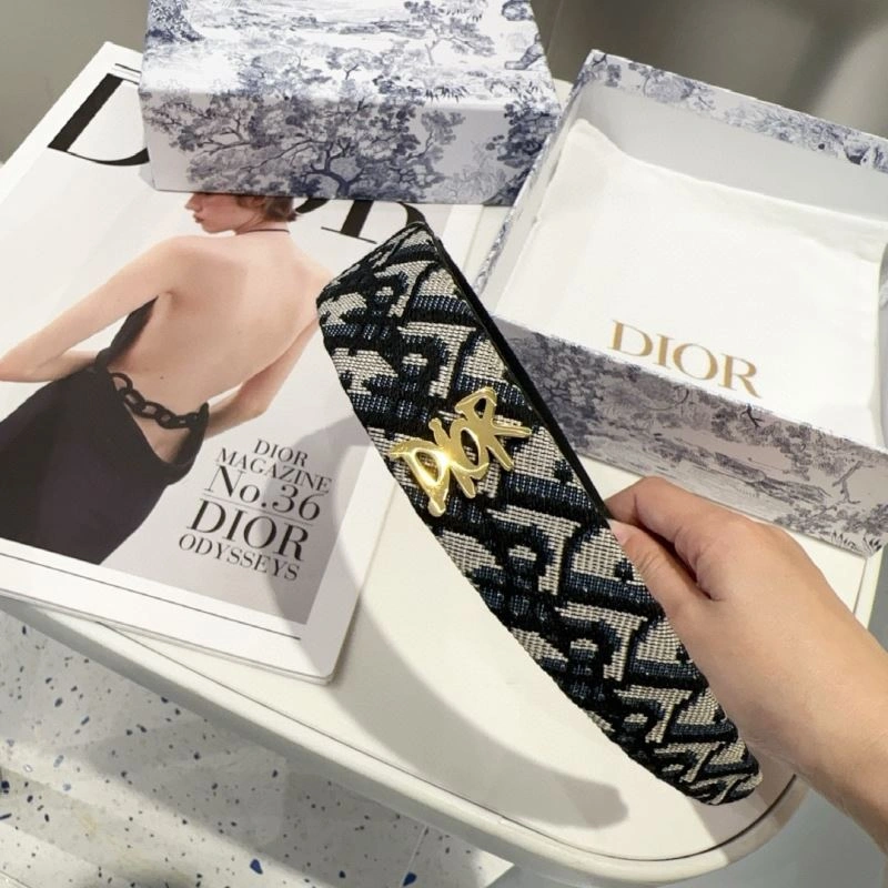 Trendsetting Christian Dior Hair Hoop 264348
