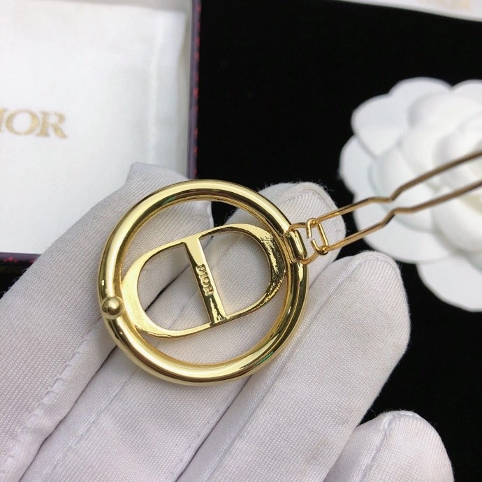 UrbanChic Christian Dior Hairpins 234843