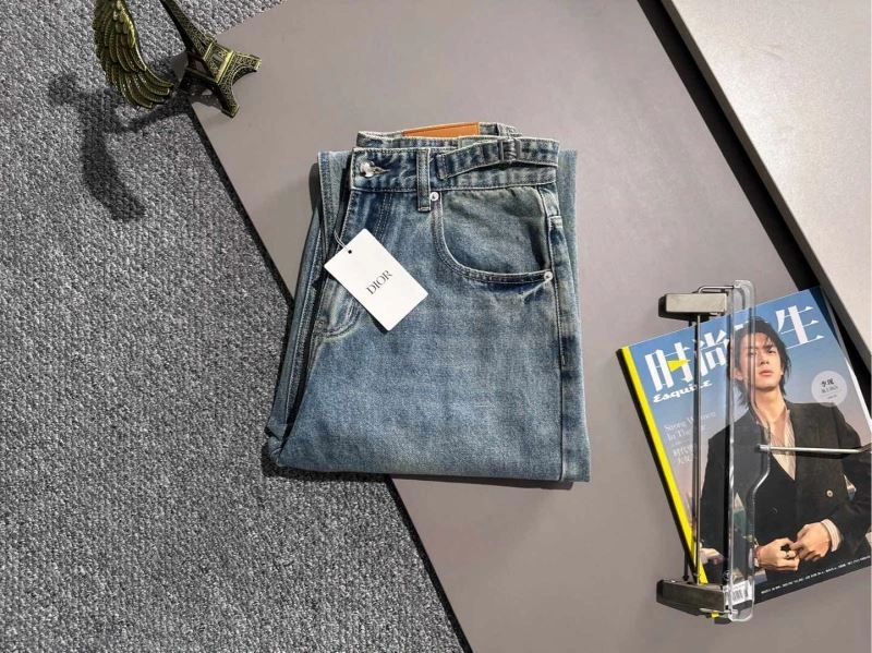 Christian Dior Jeans ModernLook 117565