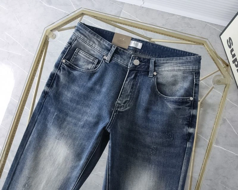 Bold Christian Dior Jeans 117251