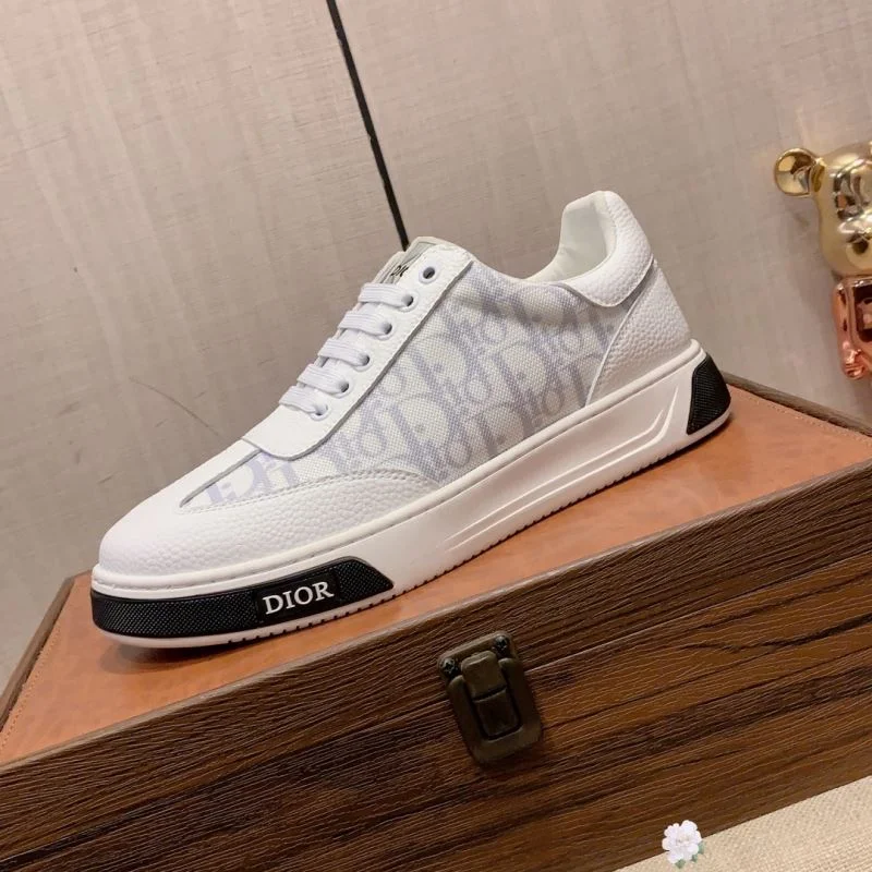 Timeless Christian Dior Low Shoes 20720