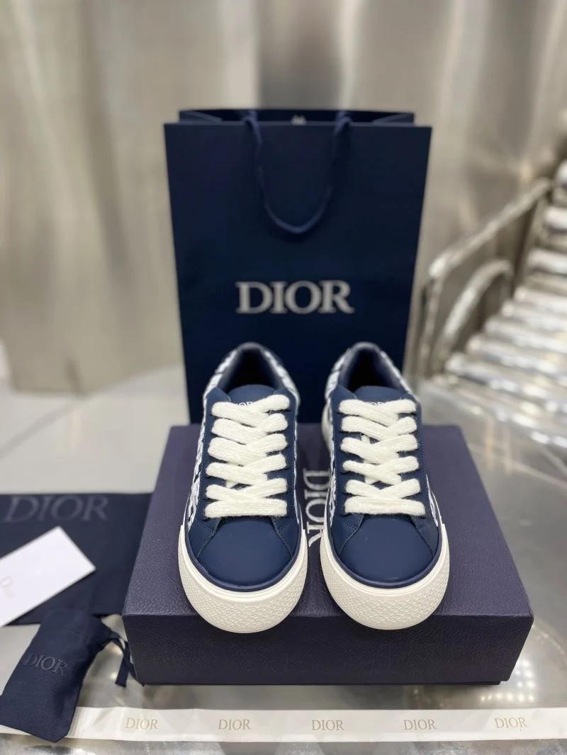 Timeless Christian Dior Low Shoes 22042