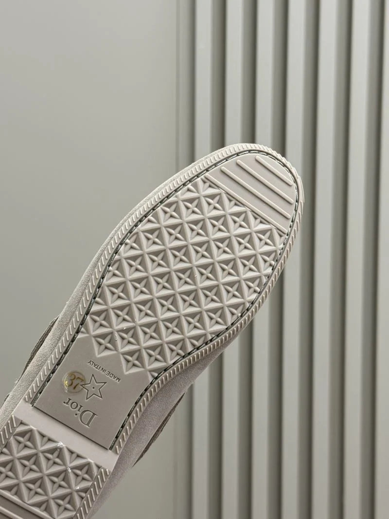 Effortless Christian Dior Low Shoes 21538