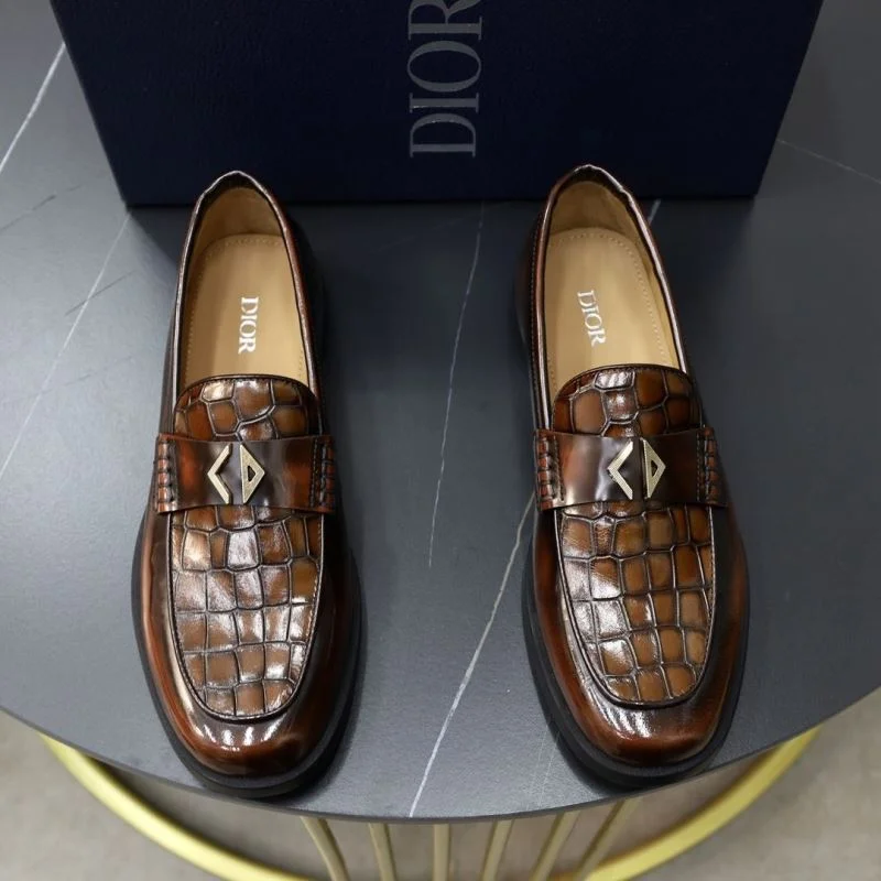 Stylish Christian Dior Low Shoes 22306