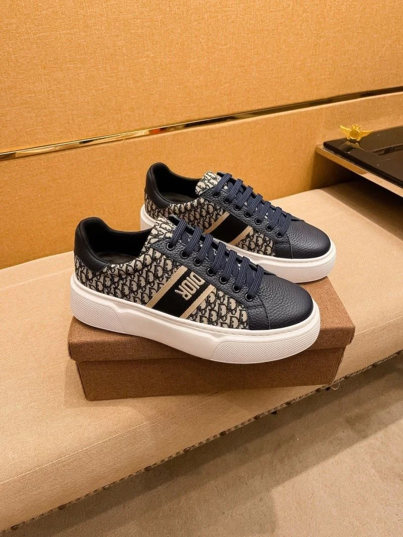 Trendsetting Christian Dior Low Shoes 22252