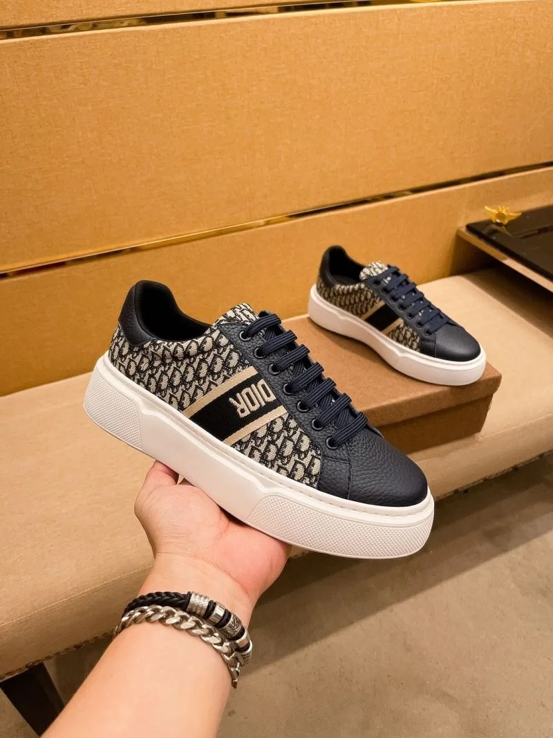 Trendsetting Christian Dior Low Shoes 22252