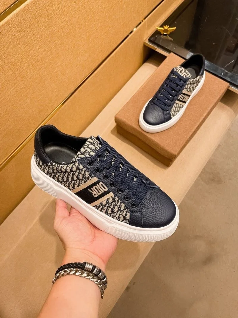 Trendsetting Christian Dior Low Shoes 22252