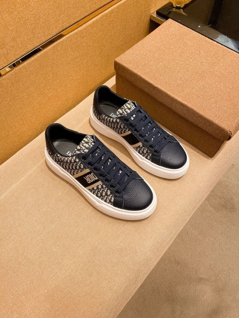 Trendsetting Christian Dior Low Shoes 22252